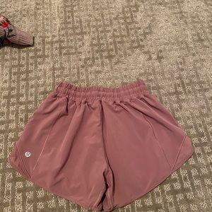 Mauve lululemon short shorts